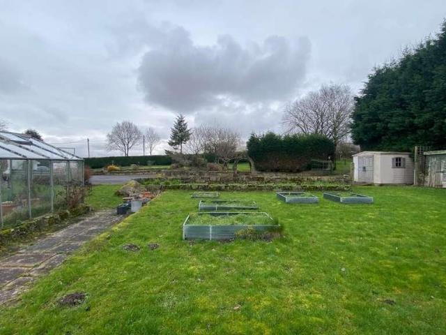 5 bed house for sale