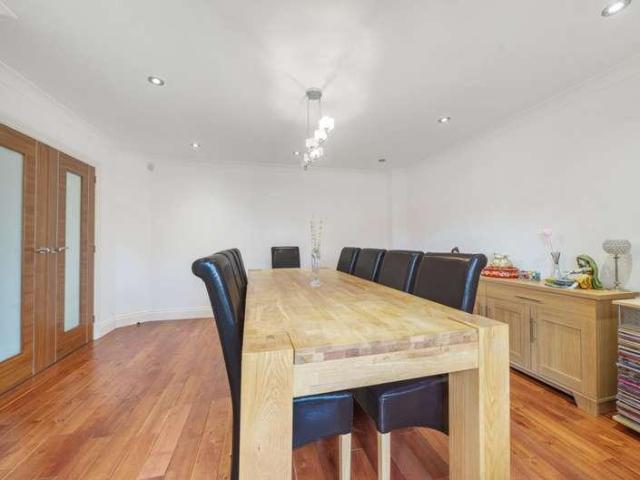 5 bed house for sale