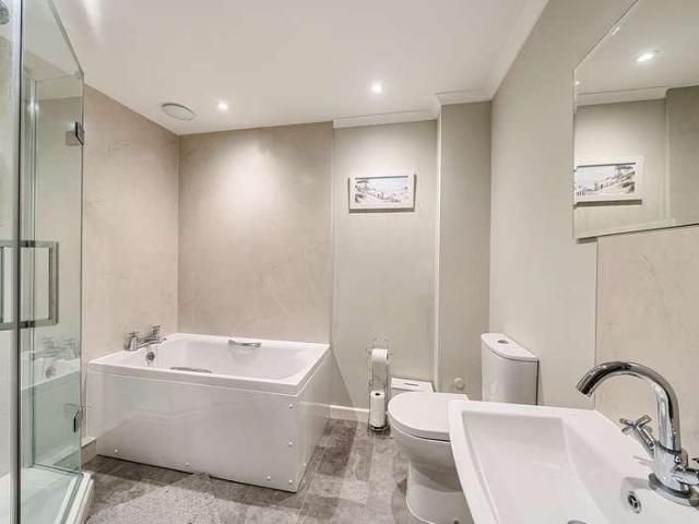 5 bed house for sale