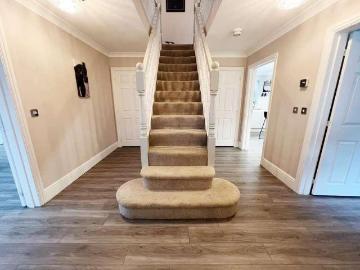 5 bed house for sale