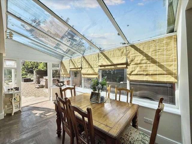 5 bed house for sale