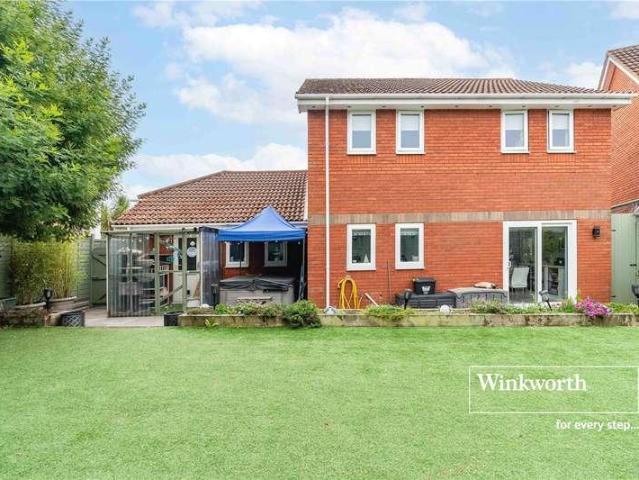5 bed house for sale