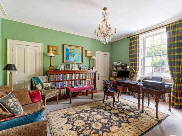 5 bed house for sale