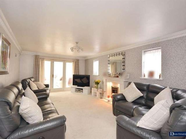 5 bed house for sale