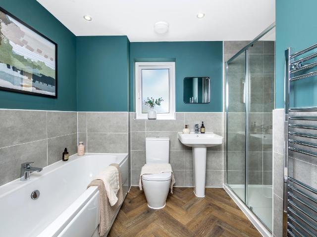 5 bed house for sale