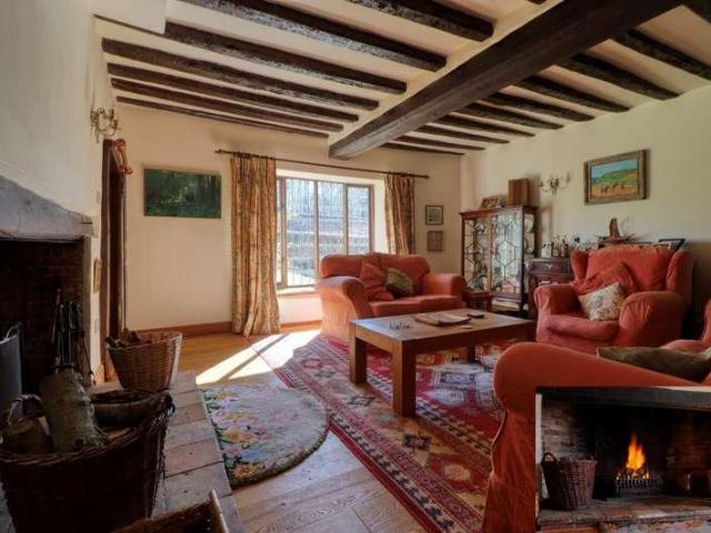 5 bed house for sale