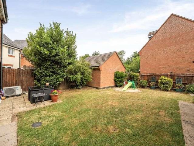 5 bed house for sale