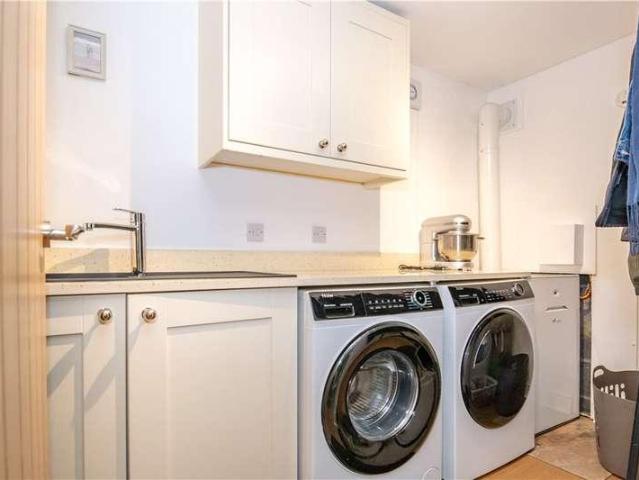 5 bed house for sale