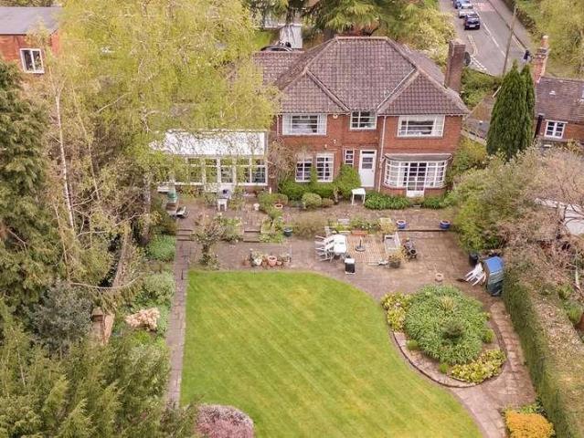 5 bed house for sale