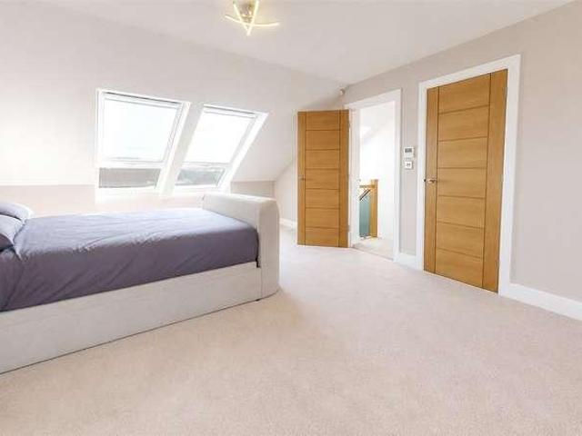 5 bed house for sale