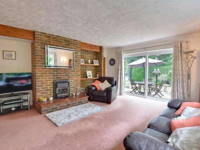 5 bed house for sale