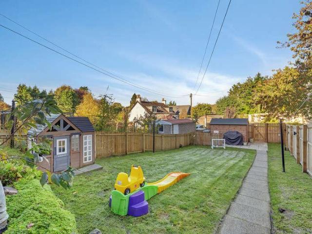 5 bed house for sale