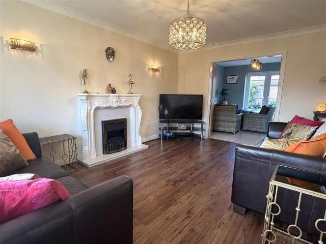 5 bed house for sale