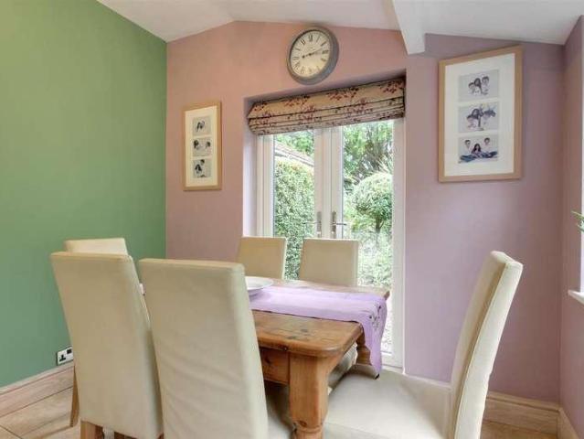 5 bed house for sale