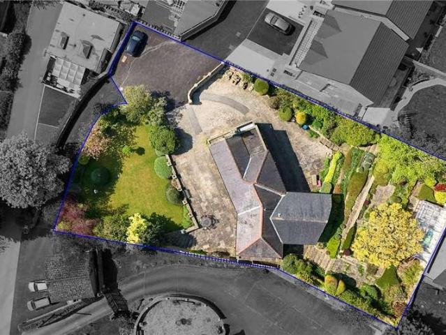 5 bed house for sale