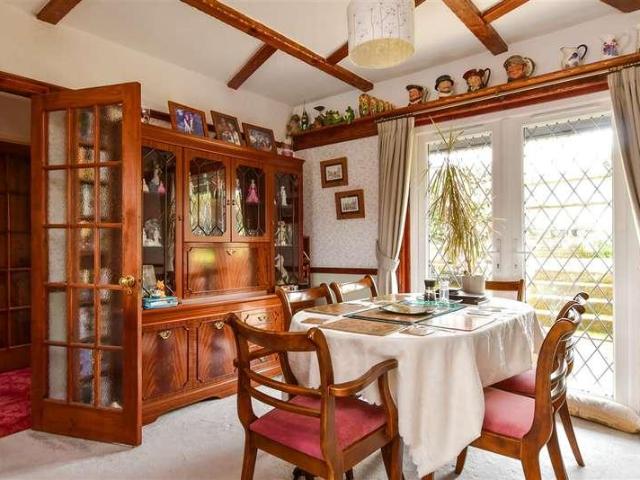 5 bed house for sale