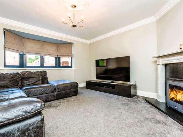 5 bed house for sale