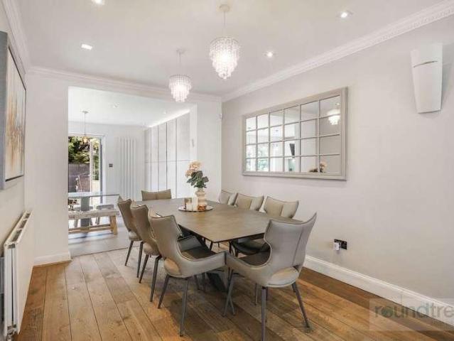 5 bed house for sale