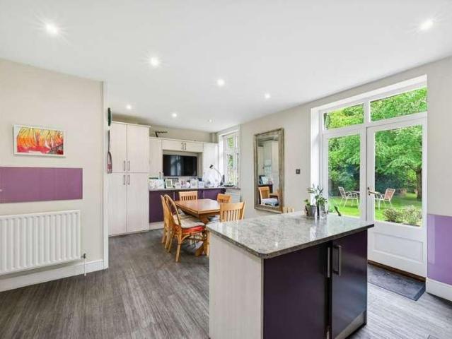5 bed house for sale