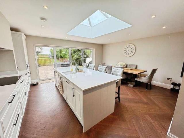 5 bed house for sale