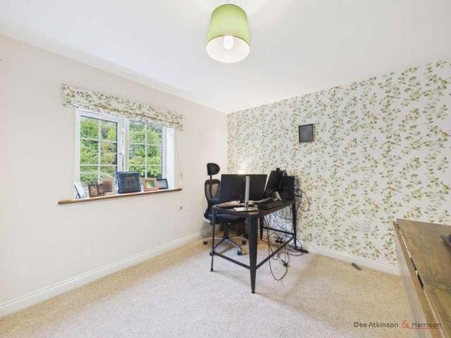 5 bed house for sale