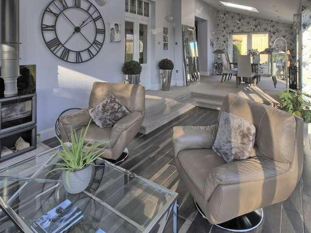 5 bed house for sale