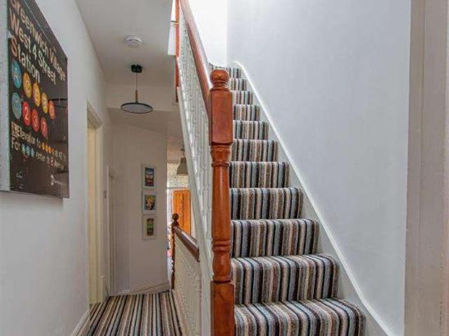 5 bed house for sale
