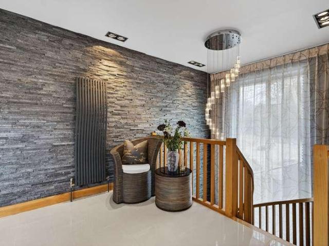 5 bed house for sale