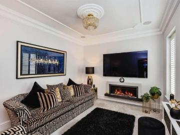 5 bed house for sale