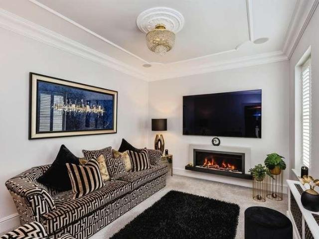 5 bed house for sale