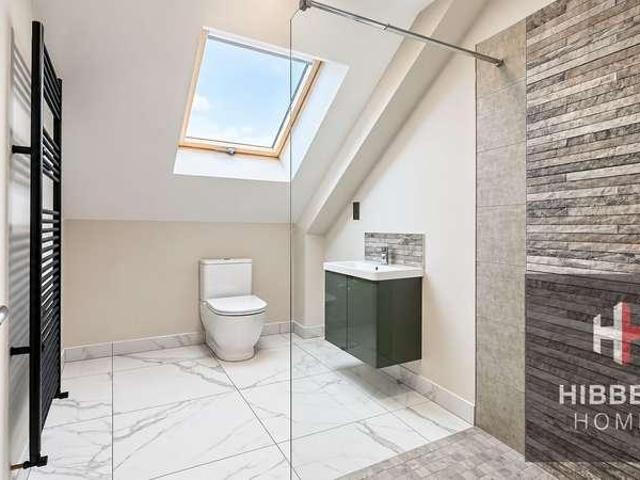 5 bed house for sale