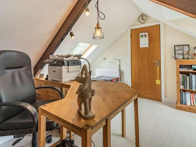 5 bed house for sale