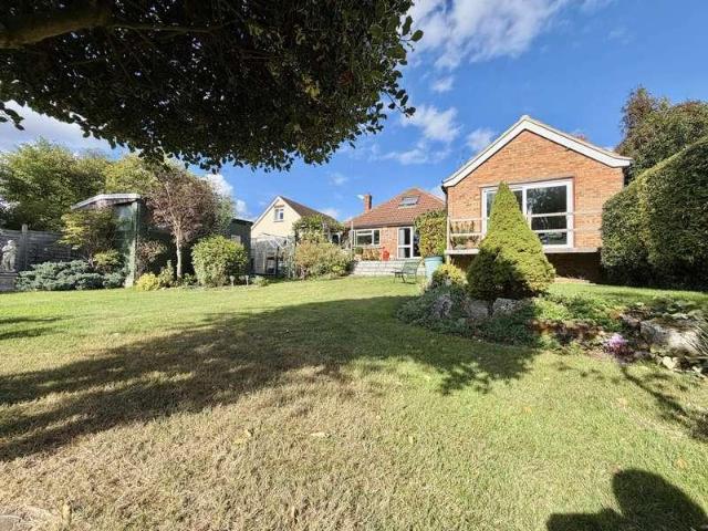 5 bed house for sale