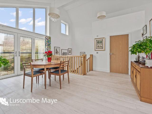 5 bed house for sale