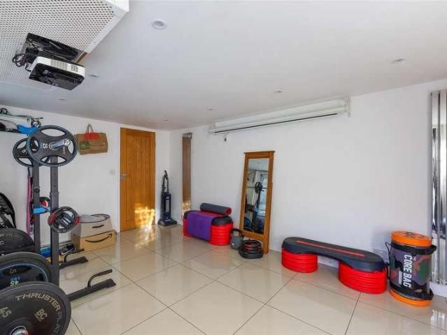 5 bed house for sale