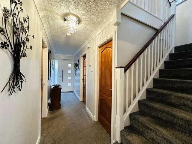 5 bed house for sale