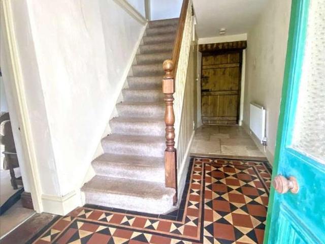5 bed house for sale