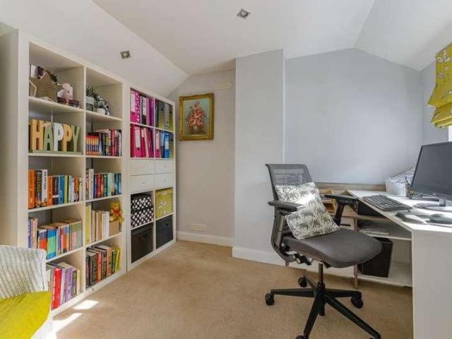 5 bed house for sale