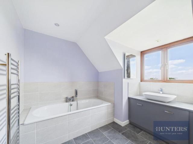 5 bed house for sale