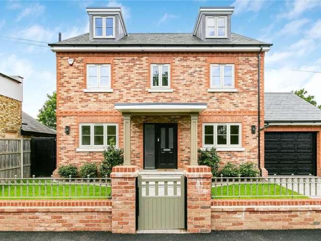 5 bed house for sale