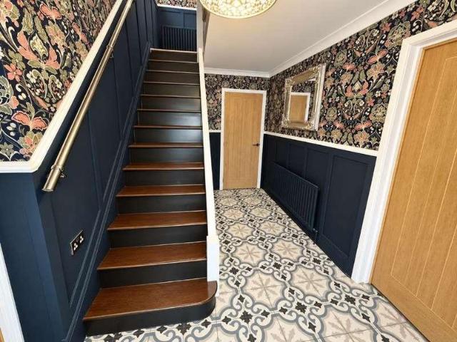 5 bed house for sale