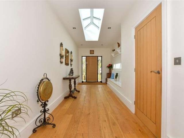 5 bed house for sale