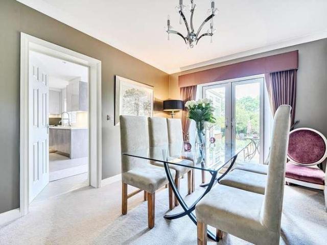5 bed house for sale