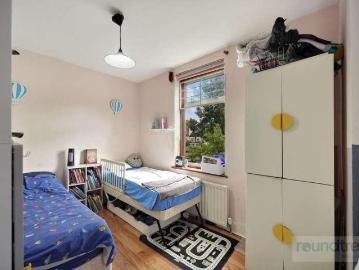 5 bed house for sale