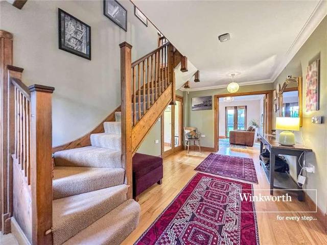 5 bed house for sale
