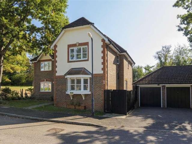 5 bed house for sale