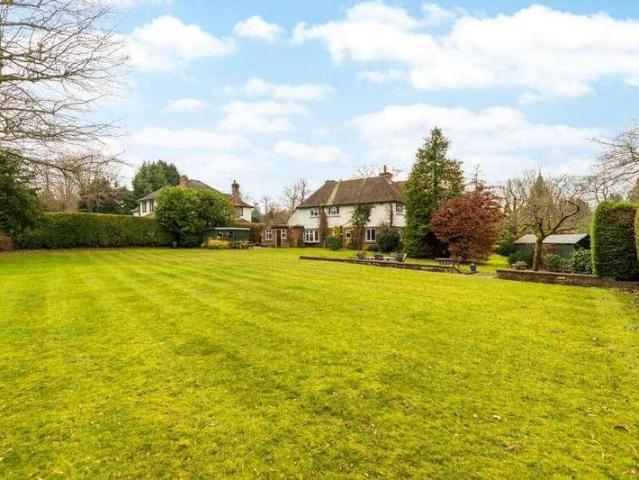 5 bed house for sale