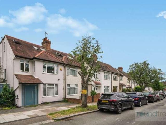 5 bed house for sale