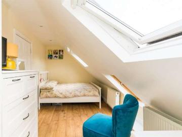 5 bed house for sale