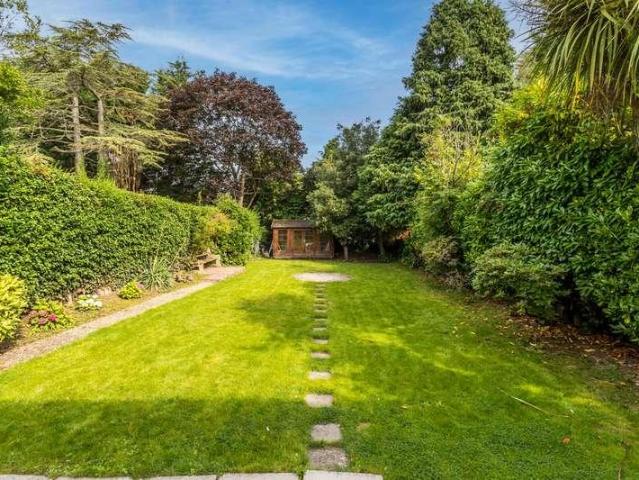 5 bed house for sale
